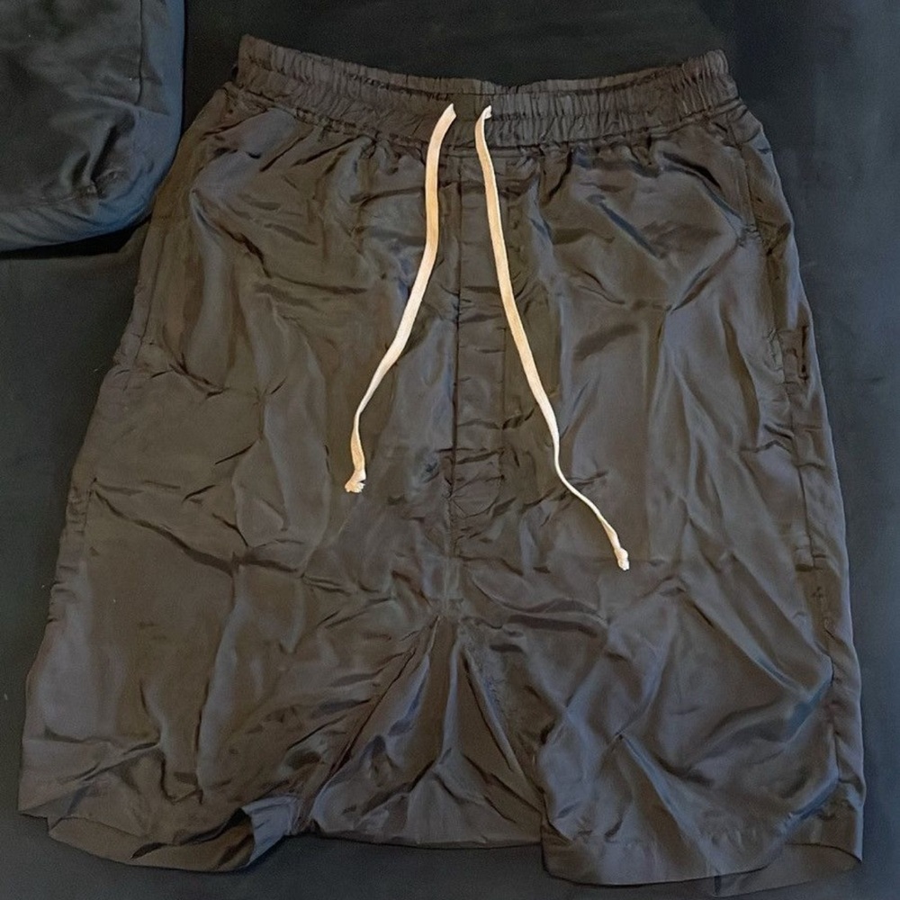 Rick Owens MAINLINE LIDO 24 Drop Crotch
Pod Shorts